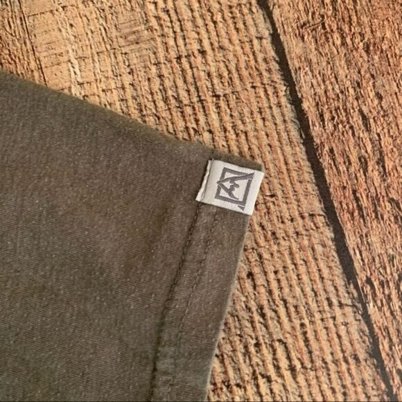 Avalanche mens size xl short sleeve graphic tee with bear and trees - Picture 6 of 8